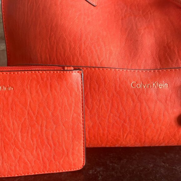 Calvin Klein Purse, Reversible Leather Look Orange Purse Shoulder Bag Drawstring - Picture 2 of 9